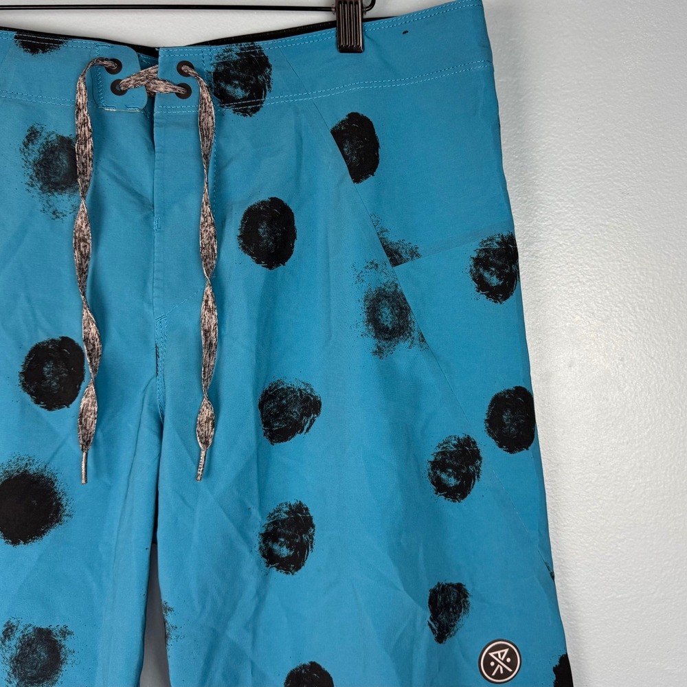 Roark Savage Revival 9" Board Shorts Men's 34 Blue Polka Dot Swim Trunks Stretch